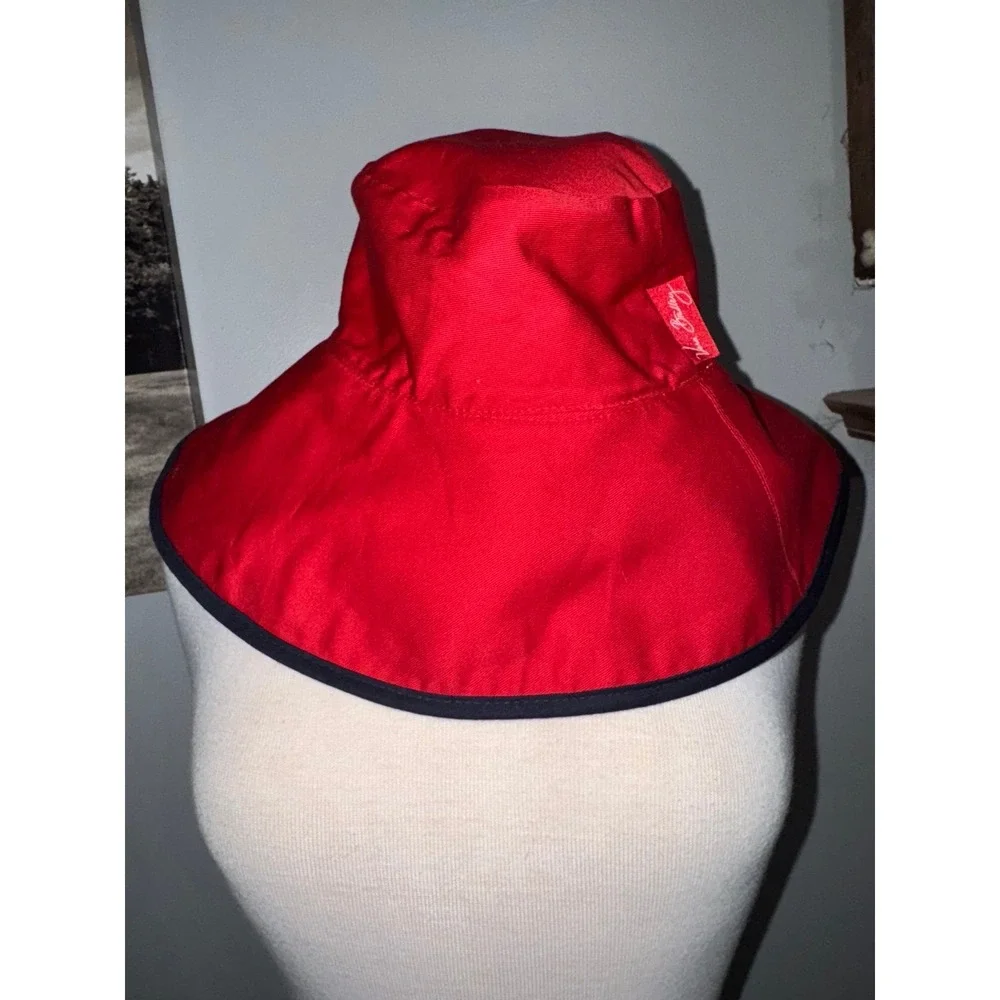 Vera Bradley reversible red & paisley bucket gardening beach hat - Picture 4 of 5